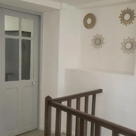 Maison De Village Avec Terrasse Ombragee Casa vacanze *