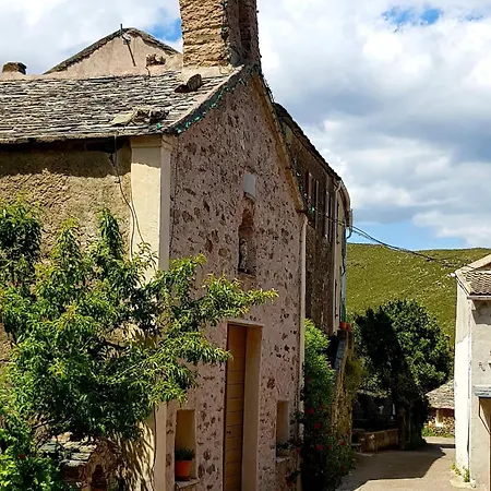 Maison De Village Avec Terrasse Ombragee