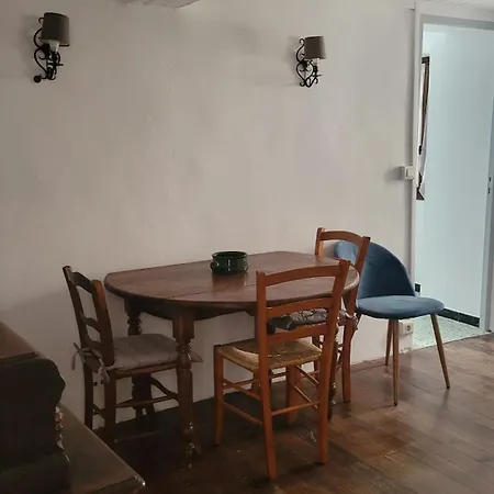 Maison De Village Avec Terrasse Ombragee